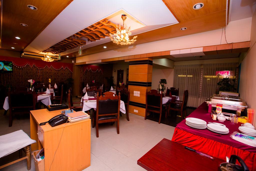 Hotel Golden Deer Dacca Exterior foto