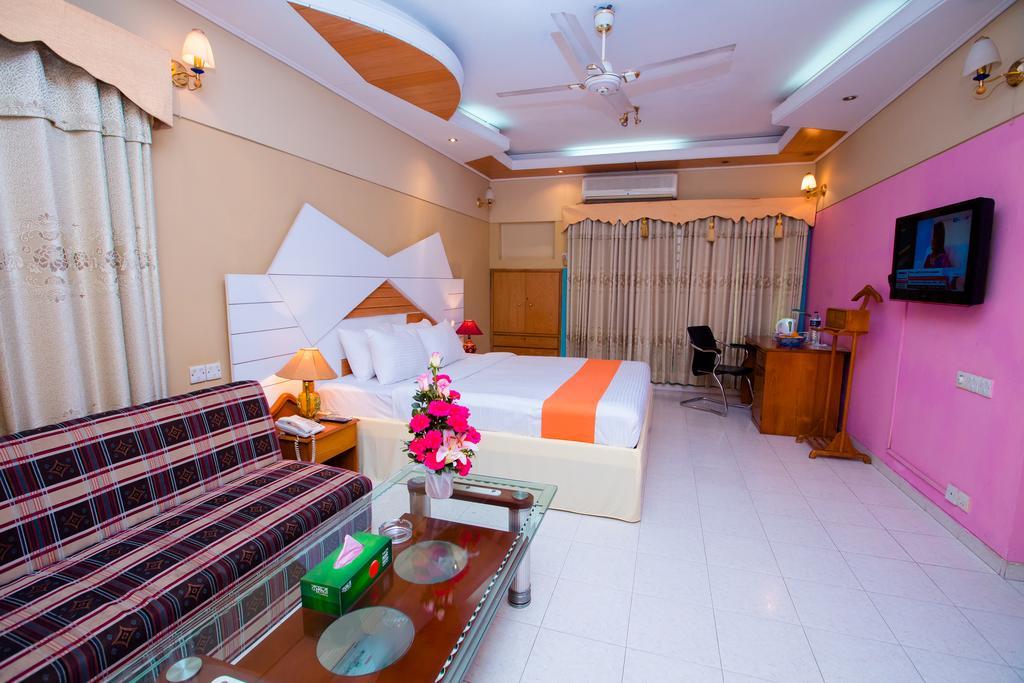 Hotel Golden Deer Dacca Exterior foto