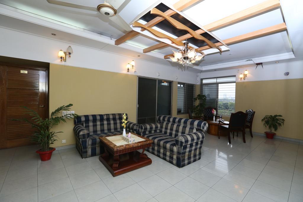 Hotel Golden Deer Dacca Exterior foto
