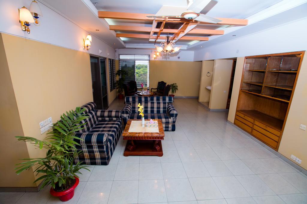 Hotel Golden Deer Dacca Exterior foto
