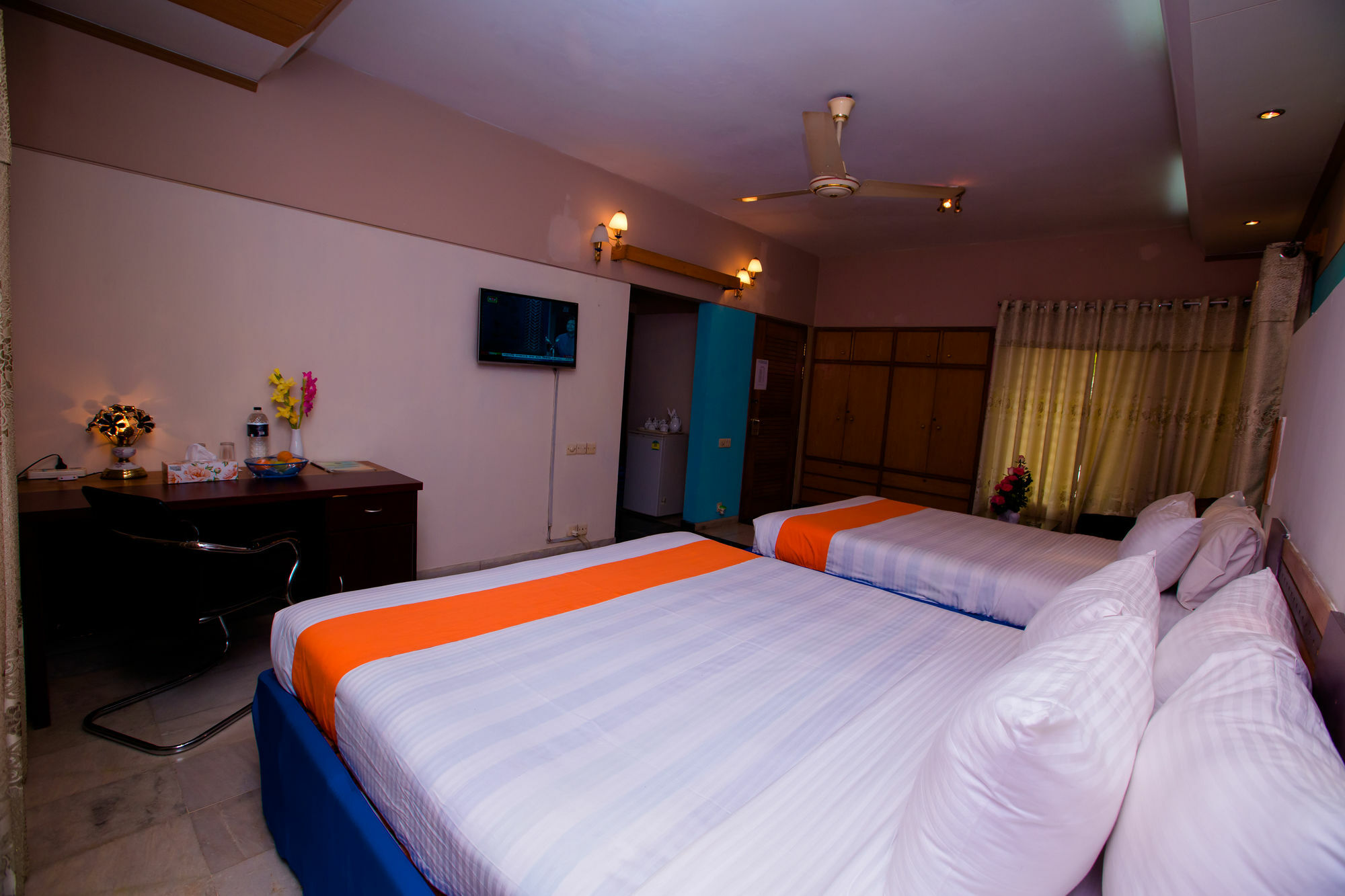 Hotel Golden Deer Dacca Exterior foto